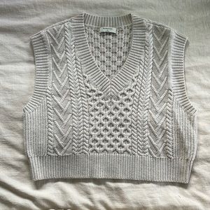 Aritzia babaton sweater vest, size S